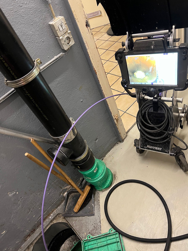 TV-Kanalinspektion mit Kummert Inspektionskamera am Rohr – Rohr-Fix Göppingen